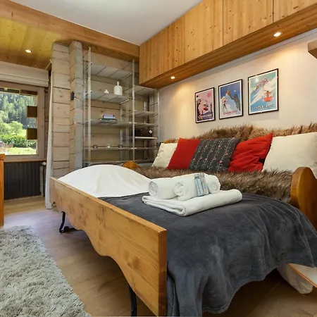 Amethystes Apartment